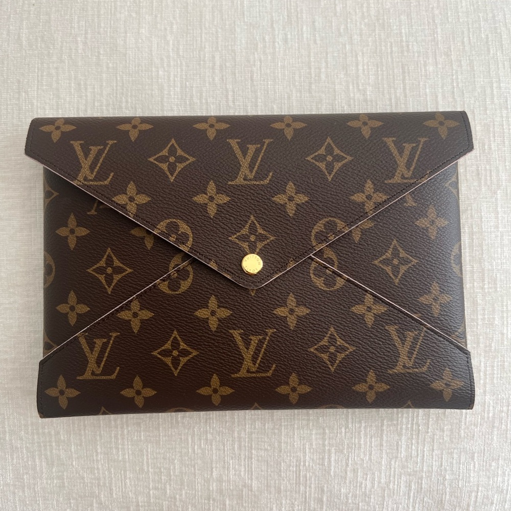 Louis Vuitton clutch soft pink interior - Picture 3 of 10